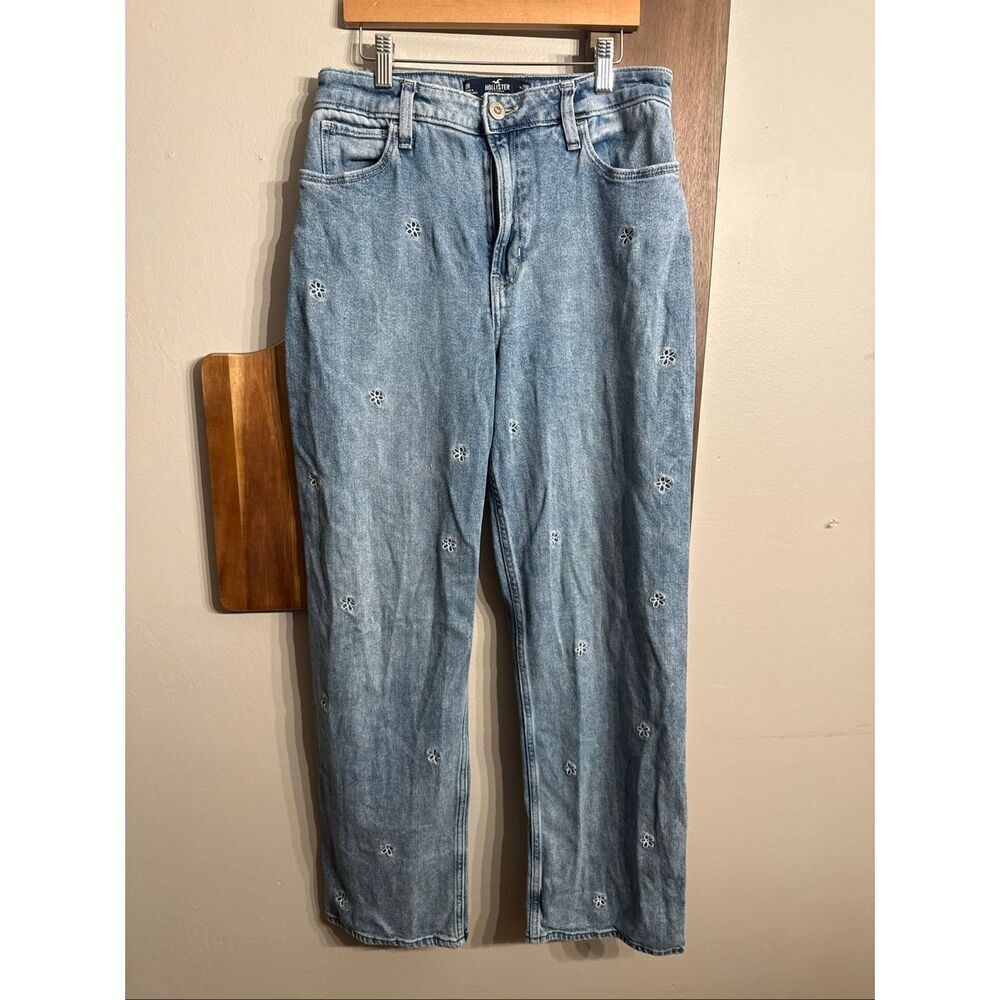 Hollister Light Blue‎ Denim Daisy Embroidery Ultra High-Rise Dad Jeans Size 29R